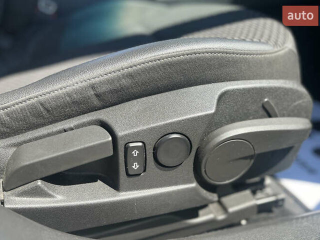 Білий Опель Інсігнія, об'ємом двигуна 2 л та пробігом 334 тис. км за 9150 $, фото 26 на Automoto.ua