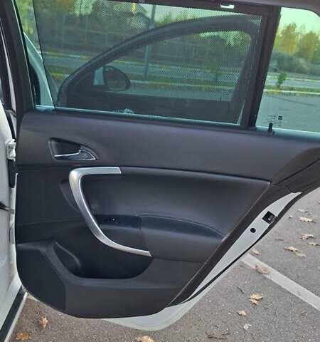 Белый Опель Инсигния, объемом двигателя 1.96 л и пробегом 246 тыс. км за 12800 $, фото 20 на Automoto.ua