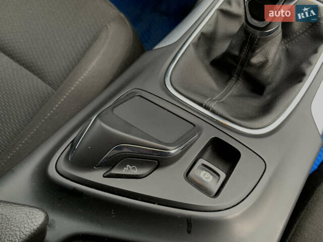 Белый Опель Инсигния, объемом двигателя 2 л и пробегом 179 тыс. км за 9399 $, фото 35 на Automoto.ua