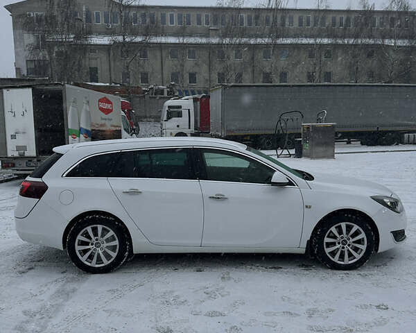 Белый Опель Инсигния, объемом двигателя 1.96 л и пробегом 192 тыс. км за 8999 $, фото 9 на Automoto.ua