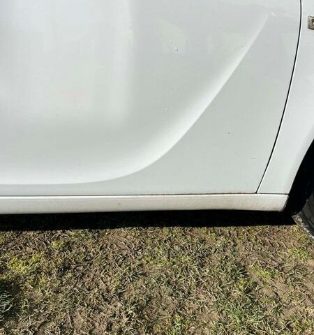 Білий Опель Інсігнія, об'ємом двигуна 1.96 л та пробігом 280 тис. км за 13500 $, фото 26 на Automoto.ua