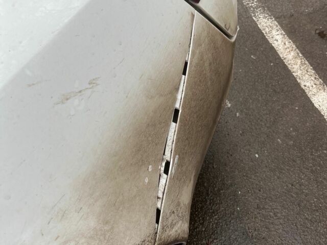 Білий Опель Інсігнія, об'ємом двигуна 2 л та пробігом 308 тис. км за 8500 $, фото 6 на Automoto.ua