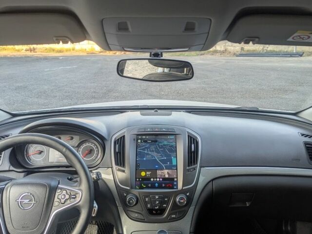 Белый Опель Инсигния, объемом двигателя 2 л и пробегом 230 тыс. км за 9500 $, фото 5 на Automoto.ua