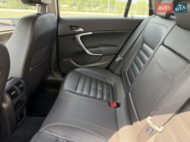 Белый Опель Инсигния, объемом двигателя 1.96 л и пробегом 295 тыс. км за 12000 $, фото 11 на Automoto.ua