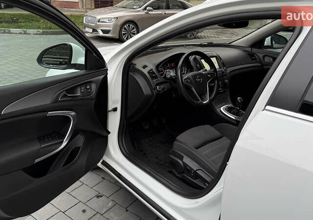 Белый Опель Инсигния, объемом двигателя 1.96 л и пробегом 241 тыс. км за 9800 $, фото 32 на Automoto.ua