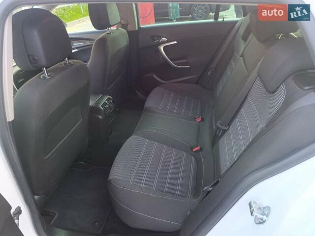 Белый Опель Инсигния, объемом двигателя 2 л и пробегом 248 тыс. км за 9650 $, фото 17 на Automoto.ua