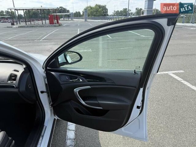 Белый Опель Инсигния, объемом двигателя 1.96 л и пробегом 295 тыс. км за 12000 $, фото 25 на Automoto.ua