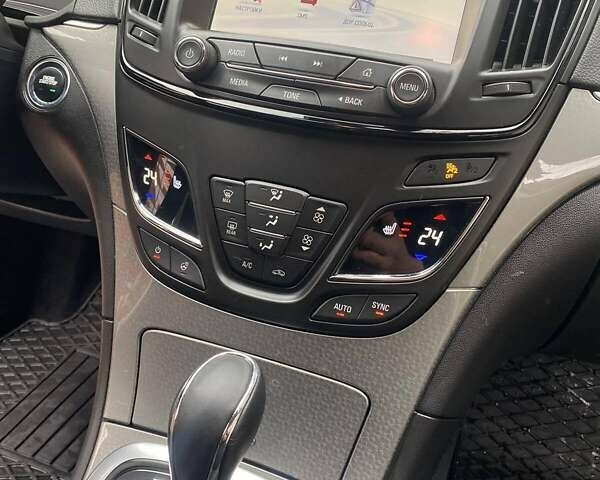 Білий Опель Інсігнія, об'ємом двигуна 1.6 л та пробігом 239 тис. км за 11300 $, фото 8 на Automoto.ua