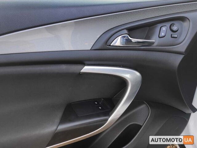 Белый Опель Инсигния, объемом двигателя 2 л и пробегом 243 тыс. км за 9450 $, фото 7 на Automoto.ua