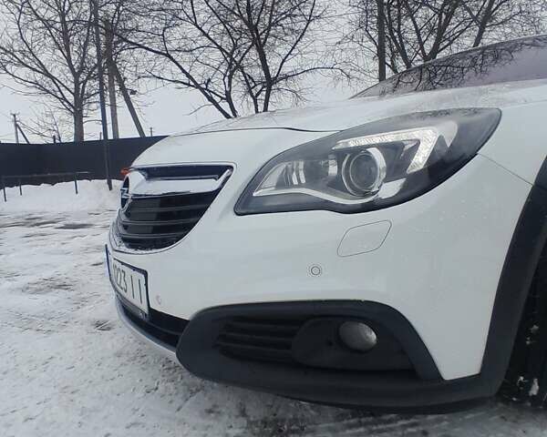 Білий Опель Інсігнія, об'ємом двигуна 1.96 л та пробігом 226 тис. км за 11100 $, фото 1 на Automoto.ua