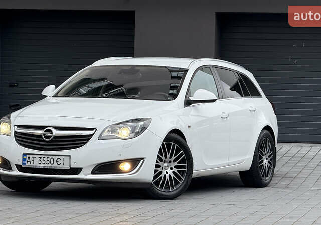 Белый Опель Инсигния, объемом двигателя 1.96 л и пробегом 241 тыс. км за 9800 $, фото 2 на Automoto.ua