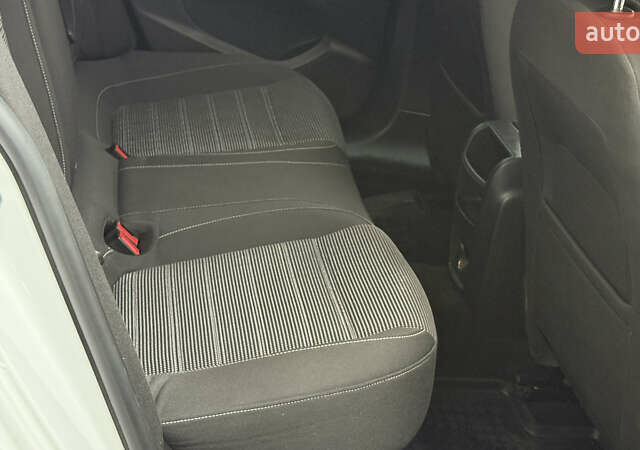 Белый Опель Инсигния, объемом двигателя 1.96 л и пробегом 241 тыс. км за 9800 $, фото 44 на Automoto.ua