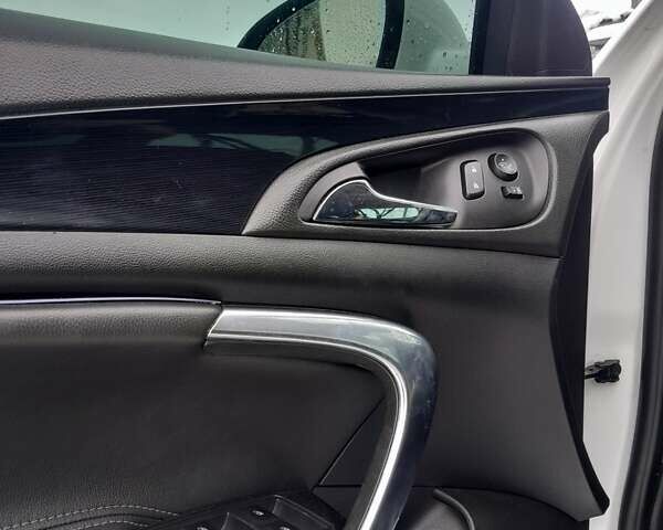 Білий Опель Інсігнія, об'ємом двигуна 1.96 л та пробігом 226 тис. км за 11100 $, фото 21 на Automoto.ua