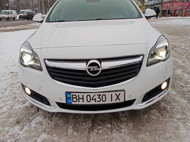 Білий Опель Інсігнія, об'ємом двигуна 2 л та пробігом 270 тис. км за 9850 $, фото 3 на Automoto.ua