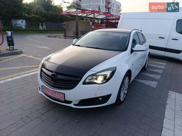Белый Опель Инсигния, объемом двигателя 2 л и пробегом 248 тыс. км за 9650 $, фото 4 на Automoto.ua