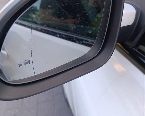 Белый Опель Инсигния, объемом двигателя 2 л и пробегом 248 тыс. км за 9650 $, фото 12 на Automoto.ua