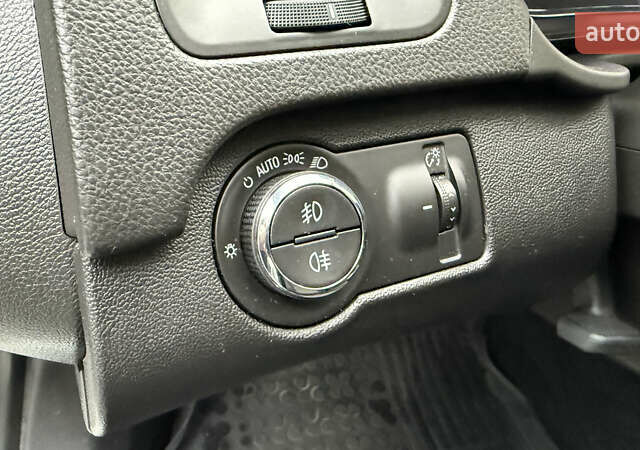 Белый Опель Инсигния, объемом двигателя 1.96 л и пробегом 241 тыс. км за 9800 $, фото 37 на Automoto.ua