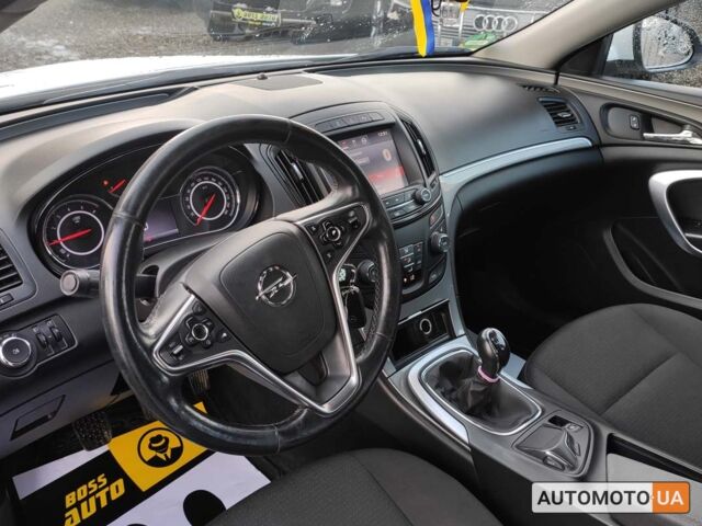 Белый Опель Инсигния, объемом двигателя 2 л и пробегом 243 тыс. км за 9450 $, фото 8 на Automoto.ua