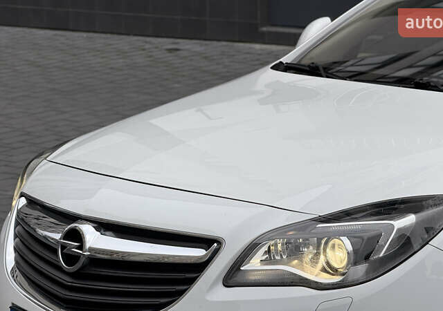 Белый Опель Инсигния, объемом двигателя 1.96 л и пробегом 241 тыс. км за 9800 $, фото 12 на Automoto.ua