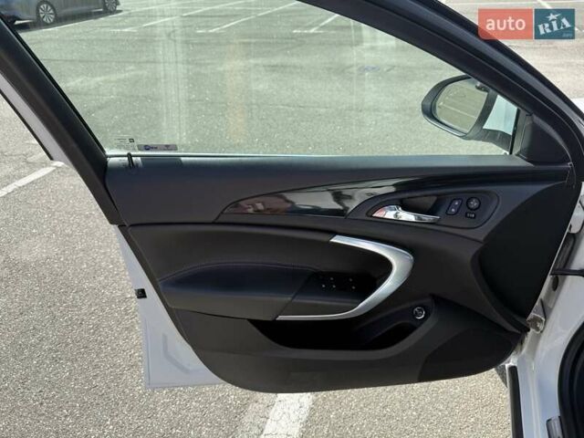 Белый Опель Инсигния, объемом двигателя 1.96 л и пробегом 295 тыс. км за 12000 $, фото 27 на Automoto.ua