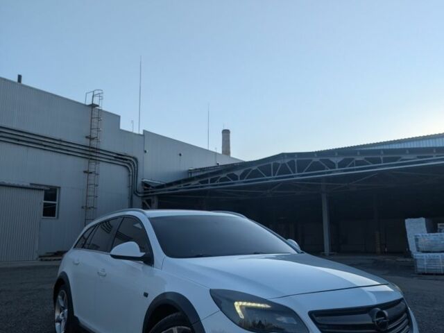 Белый Опель Инсигния, объемом двигателя 2 л и пробегом 230 тыс. км за 9500 $, фото 2 на Automoto.ua