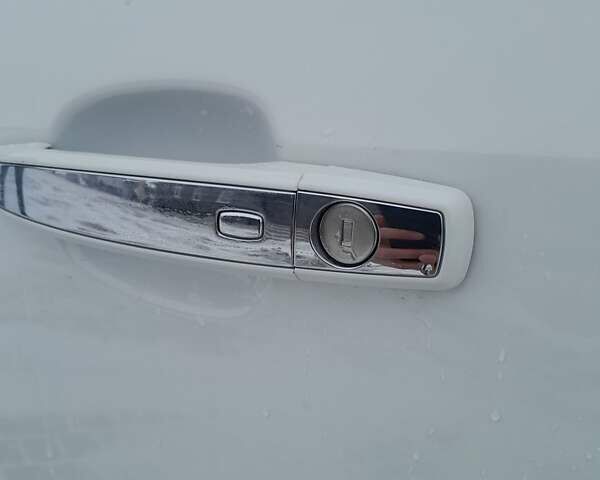 Білий Опель Інсігнія, об'ємом двигуна 1.96 л та пробігом 226 тис. км за 11100 $, фото 23 на Automoto.ua