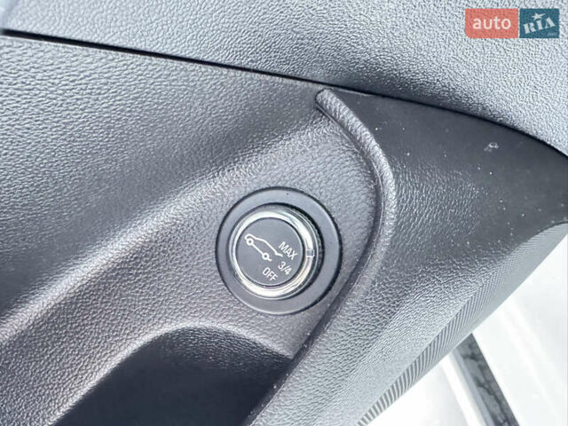 Белый Опель Инсигния, объемом двигателя 2 л и пробегом 248 тыс. км за 10650 $, фото 32 на Automoto.ua