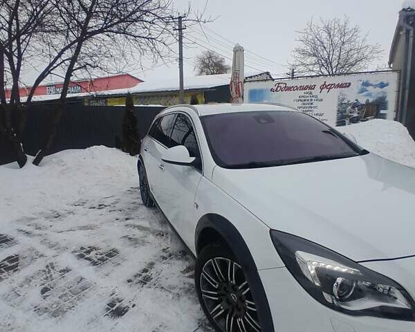 Білий Опель Інсігнія, об'ємом двигуна 1.96 л та пробігом 226 тис. км за 11100 $, фото 5 на Automoto.ua