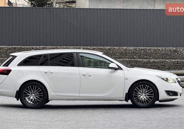 Белый Опель Инсигния, объемом двигателя 1.96 л и пробегом 241 тыс. км за 9800 $, фото 8 на Automoto.ua