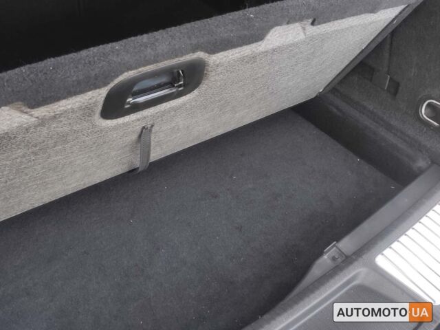 Белый Опель Инсигния, объемом двигателя 2 л и пробегом 243 тыс. км за 9450 $, фото 6 на Automoto.ua