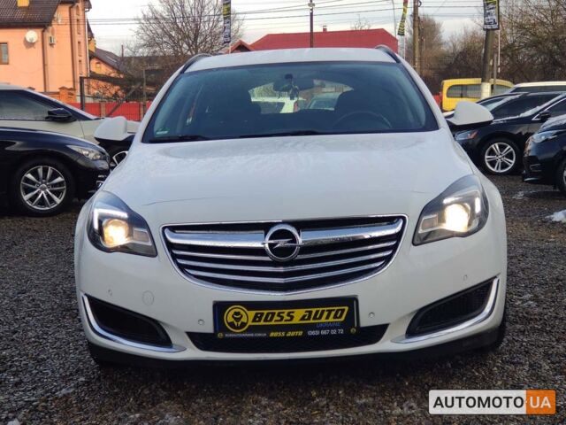Белый Опель Инсигния, объемом двигателя 2 л и пробегом 243 тыс. км за 9450 $, фото 1 на Automoto.ua