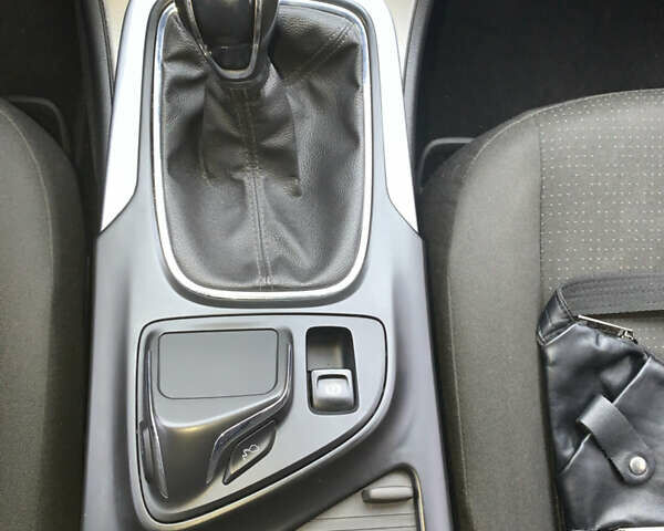 Білий Опель Інсігнія, об'ємом двигуна 1.96 л та пробігом 264 тис. км за 8700 $, фото 19 на Automoto.ua