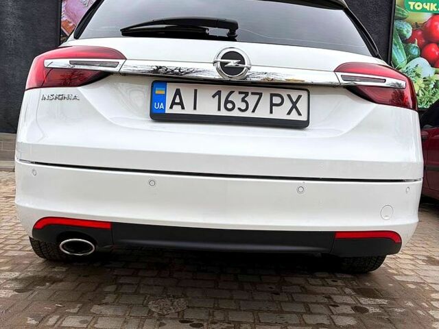 Белый Опель Инсигния, объемом двигателя 2 л и пробегом 198 тыс. км за 9900 $, фото 3 на Automoto.ua