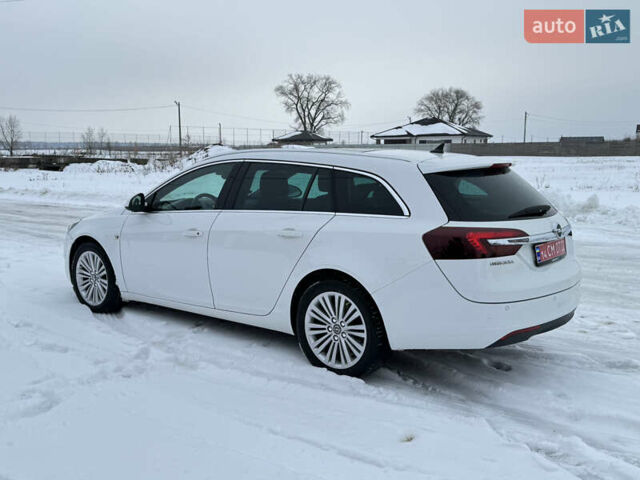 Белый Опель Инсигния, объемом двигателя 2 л и пробегом 248 тыс. км за 10650 $, фото 6 на Automoto.ua