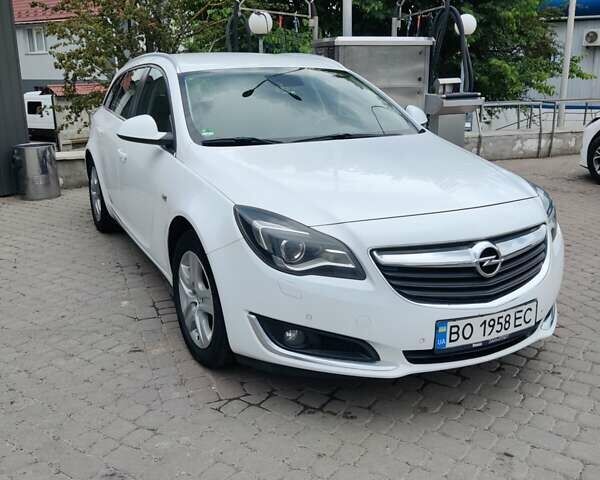 Белый Опель Инсигния, объемом двигателя 1.6 л и пробегом 234 тыс. км за 10000 $, фото 8 на Automoto.ua