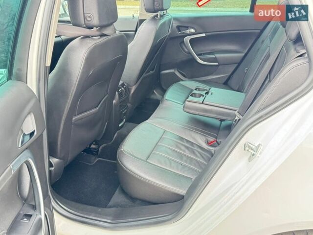 Белый Опель Инсигния, объемом двигателя 2 л и пробегом 248 тыс. км за 11200 $, фото 38 на Automoto.ua