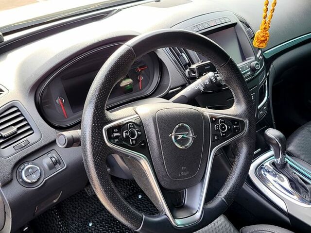 Білий Опель Інсігнія, об'ємом двигуна 2 л та пробігом 201 тис. км за 12450 $, фото 5 на Automoto.ua