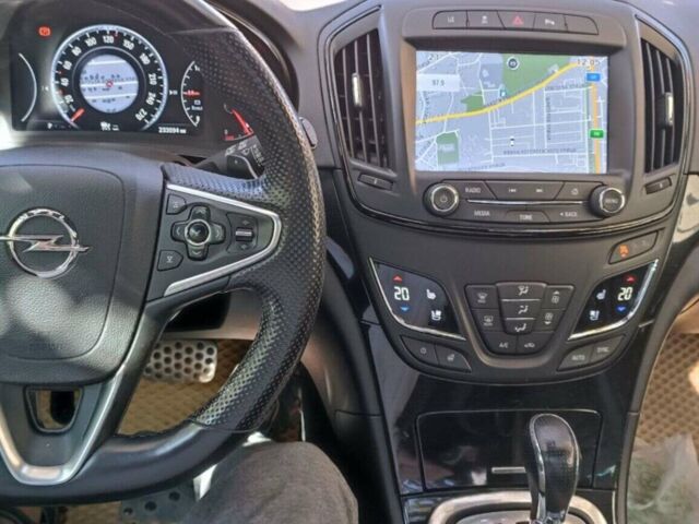Білий Опель Інсігнія, об'ємом двигуна 1.96 л та пробігом 234 тис. км за 15000 $, фото 25 на Automoto.ua