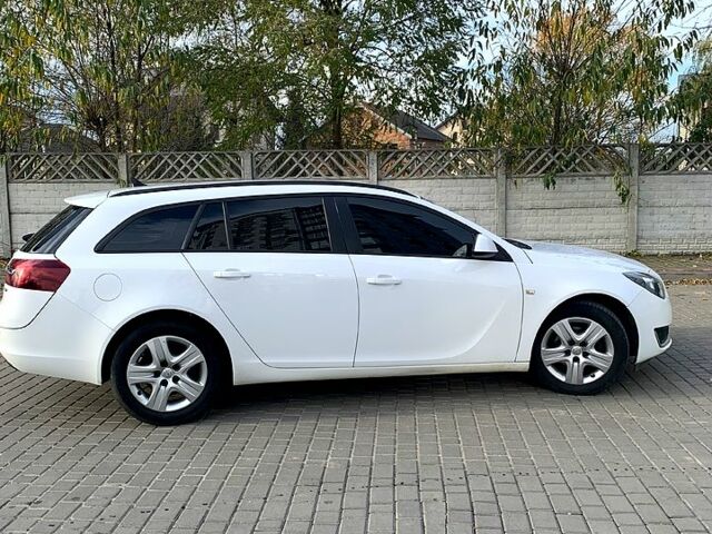 Білий Опель Інсігнія, об'ємом двигуна 2 л та пробігом 0 тис. км за 9900 $, фото 10 на Automoto.ua