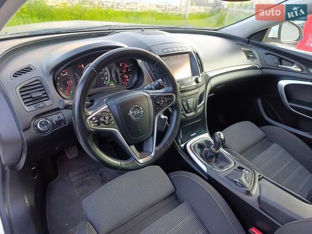 Белый Опель Инсигния, объемом двигателя 2 л и пробегом 248 тыс. км за 9650 $, фото 15 на Automoto.ua