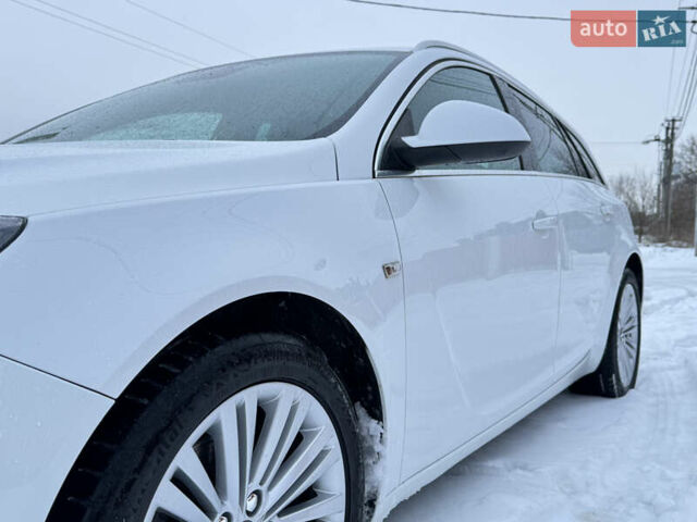 Белый Опель Инсигния, объемом двигателя 2 л и пробегом 248 тыс. км за 10650 $, фото 18 на Automoto.ua