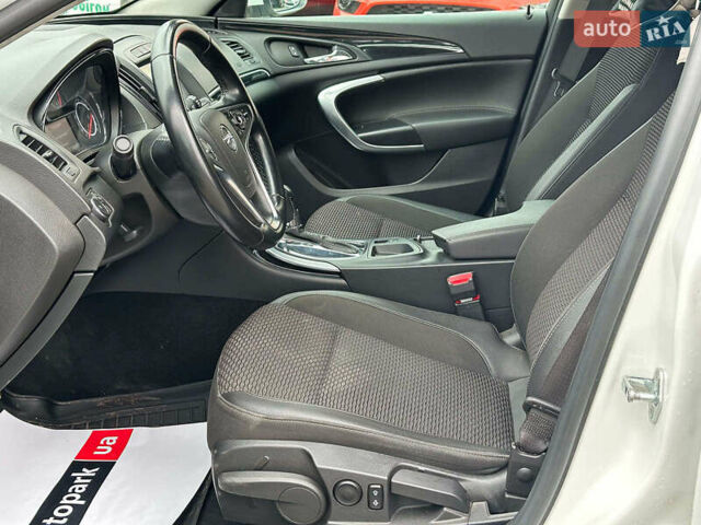 Білий Опель Інсігнія, об'ємом двигуна 2 л та пробігом 198 тис. км за 10490 $, фото 8 на Automoto.ua