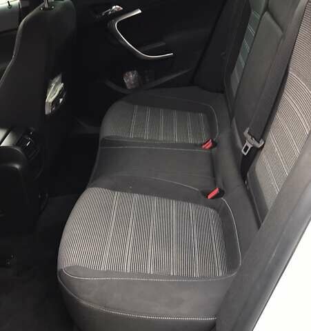 Білий Опель Інсігнія, об'ємом двигуна 1.96 л та пробігом 290 тис. км за 9900 $, фото 6 на Automoto.ua