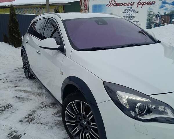 Білий Опель Інсігнія, об'ємом двигуна 1.96 л та пробігом 226 тис. км за 11100 $, фото 3 на Automoto.ua