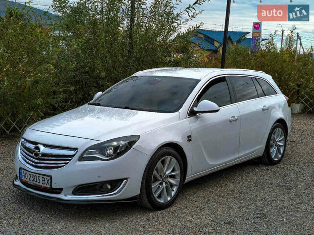 Белый Опель Инсигния, объемом двигателя 1.96 л и пробегом 290 тыс. км за 11200 $, фото 1 на Automoto.ua
