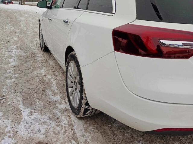 Білий Опель Інсігнія, об'ємом двигуна 2 л та пробігом 270 тис. км за 9850 $, фото 9 на Automoto.ua