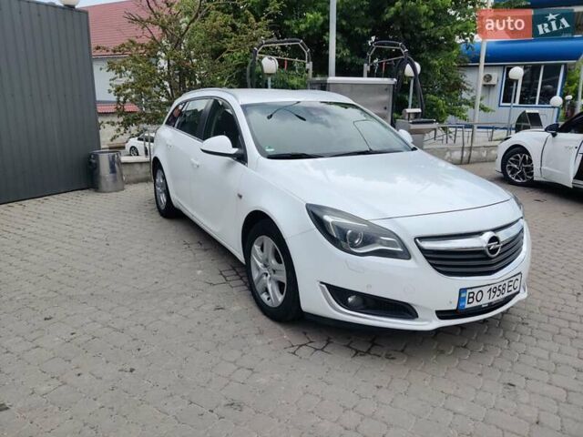 Белый Опель Инсигния, объемом двигателя 1.6 л и пробегом 234 тыс. км за 10000 $, фото 5 на Automoto.ua