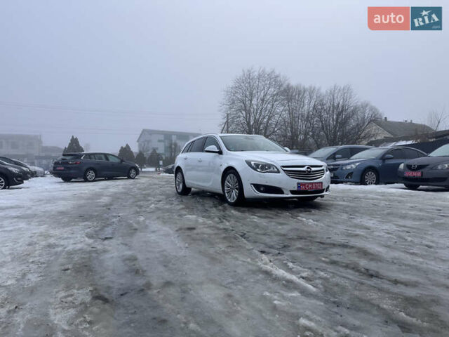 Білий Опель Інсігнія, об'ємом двигуна 2 л та пробігом 230 тис. км за 9600 $, фото 3 на Automoto.ua