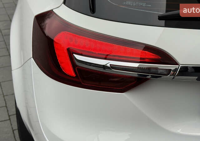 Белый Опель Инсигния, объемом двигателя 1.96 л и пробегом 241 тыс. км за 9800 $, фото 26 на Automoto.ua