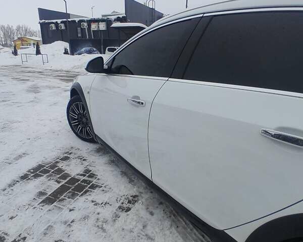 Білий Опель Інсігнія, об'ємом двигуна 1.96 л та пробігом 226 тис. км за 11100 $, фото 2 на Automoto.ua